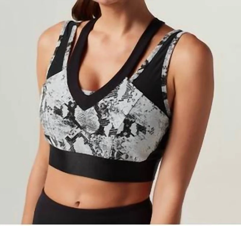 Yoga Bars for Balanced Nutrition -Counterpoint Bra In Black/white