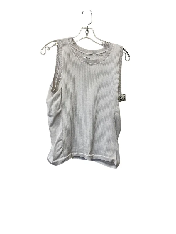 Yoga Tops with Relaxed Fit for Comfort -Athletic Tank Top By Athleta In White, Size: M