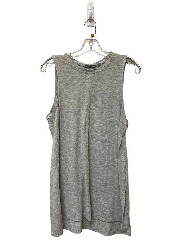 Stylish Yoga Tops for Gym Sessions -Athletic Tank Top By Athleta  Size: M