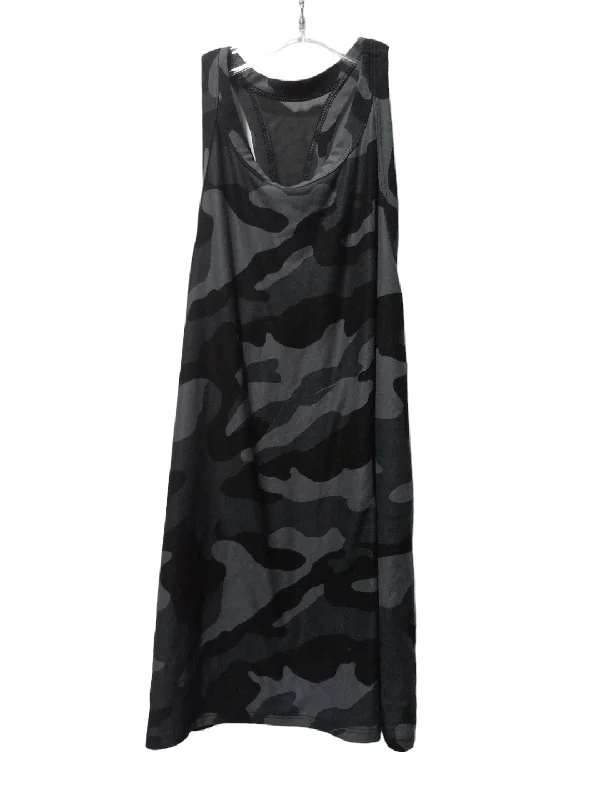 Yoga Tops for Running and Stretching -Athletic Tank Top By Old Navy In Camouflage Print, Size: S