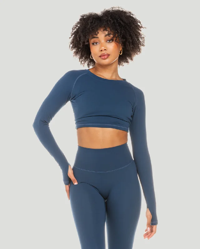 Seamless Yoga Tops for Active Sessions -Aura Crop Long Sleeve - Navy