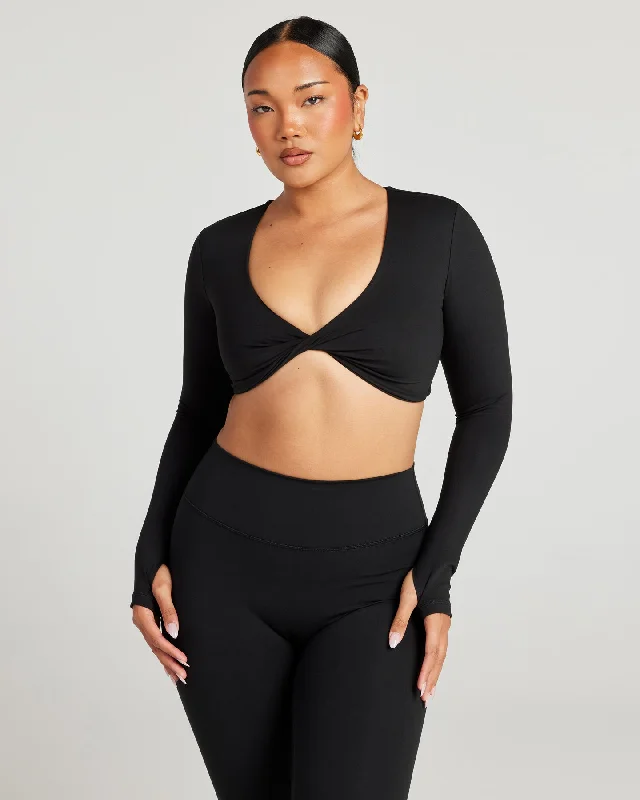 Yoga Tops with Relaxed Fit for Everyday Wear -Aura Vantage Long Sleeve - Black