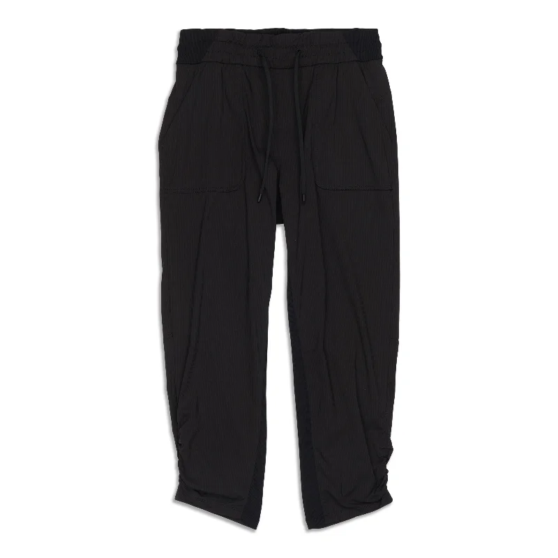 Stylish Yoga Pants for Performance and Comfort -Beyond The Studio Crop - Resale