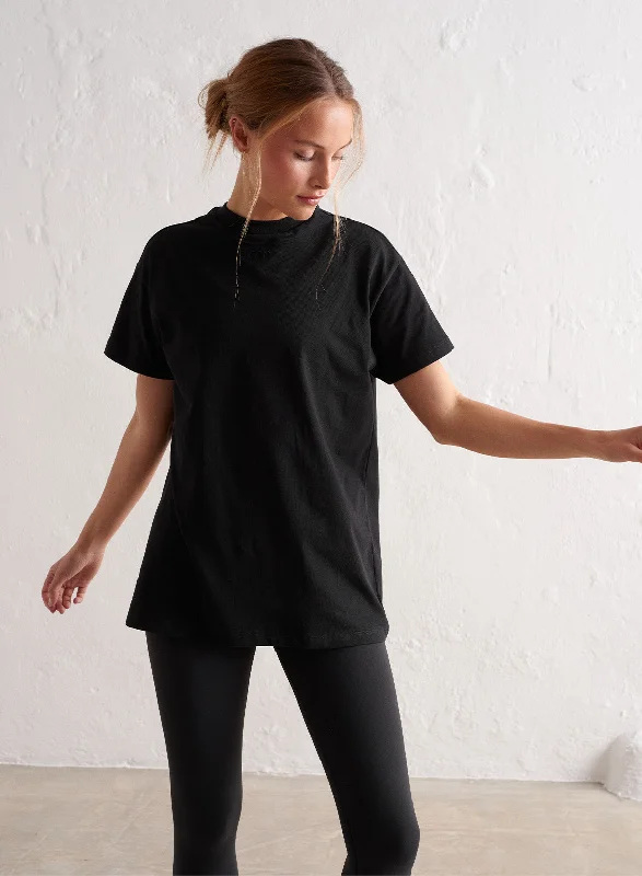 Yoga Tops for Maximum Stretching Ability -Black Boyfriend T-shirt