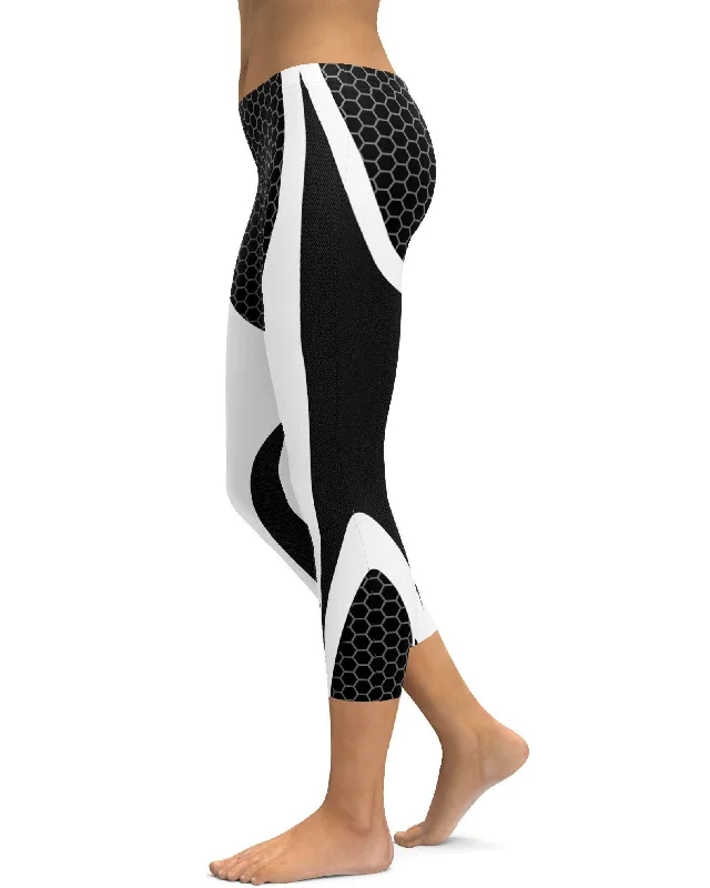 Yoga Pants for Stress-Free Movement -Black & White Honeycomb Carbon Capris