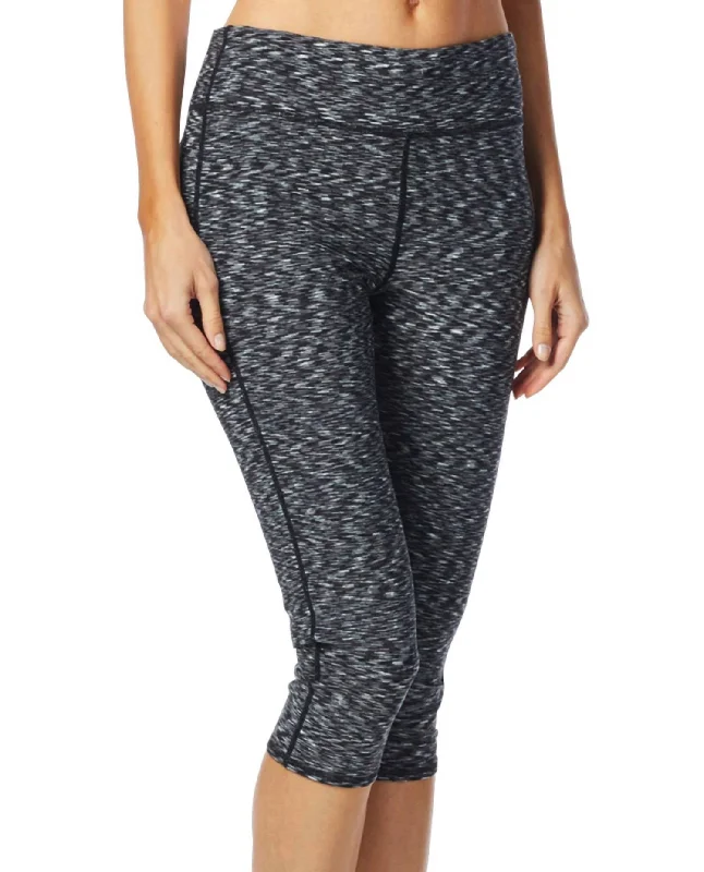 Yoga Shorts for Power Yoga -Breakaway Rall High Capri Leggings In Black