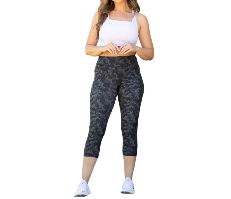 Yoga Shorts for Women’s Flexibility and Comfort -Capri Leggings With Pockets In Army Camo Yoga Shorts for Women’s Flexibility and Comfort -Capri Leggings With Pockets In Army Camo