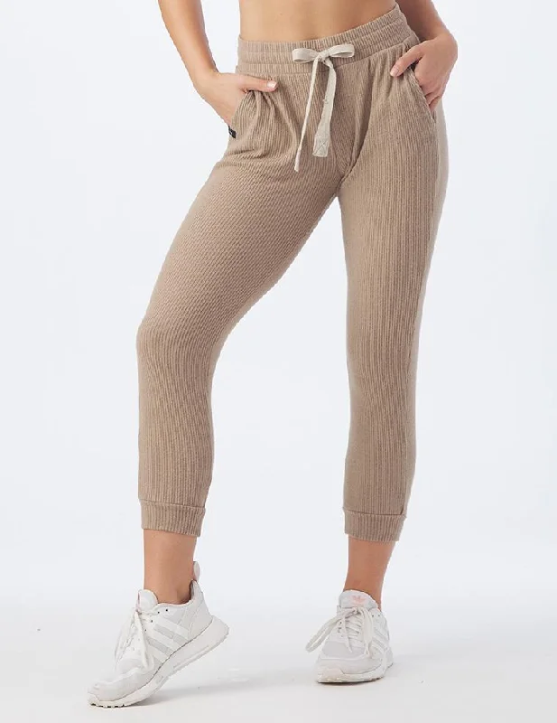Stretch Yoga Pants for Enhanced Flexibility -Comfort 7/8 Jogger: Mocha