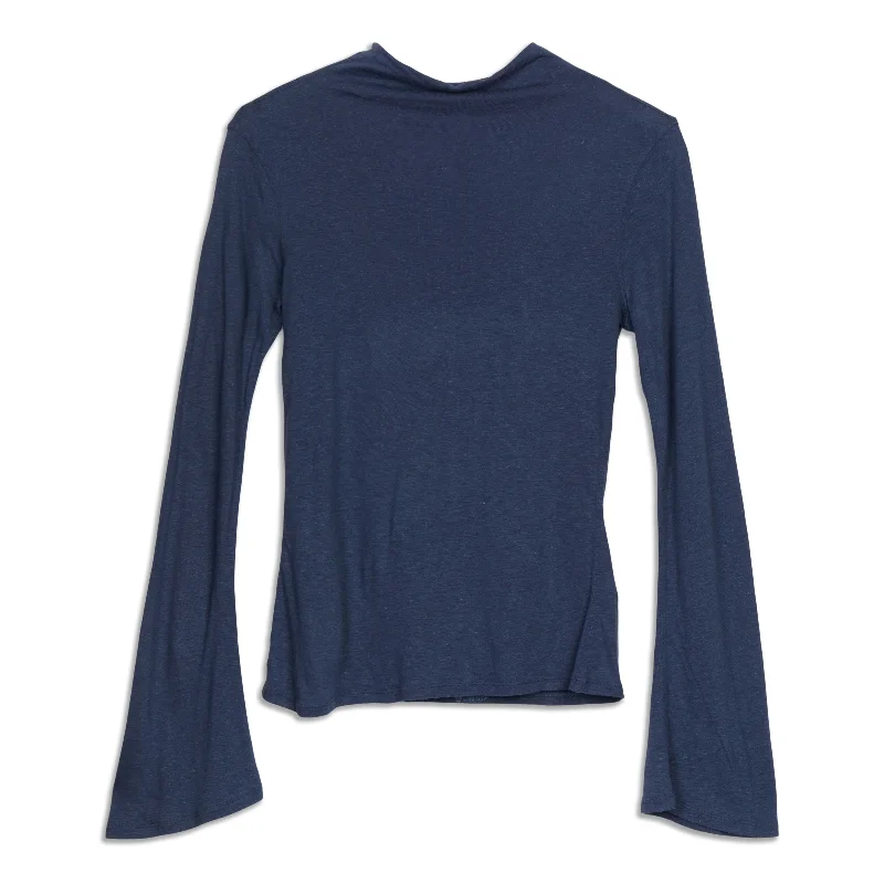 Fashionable Yoga Tops for Women -Day To Light Long Sleeve Shirt - Resale