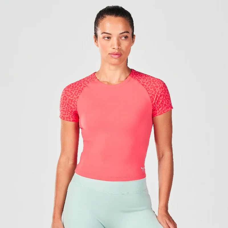 Yoga Tops for Easy Movement -Define Gym Tee - Cayenne Print