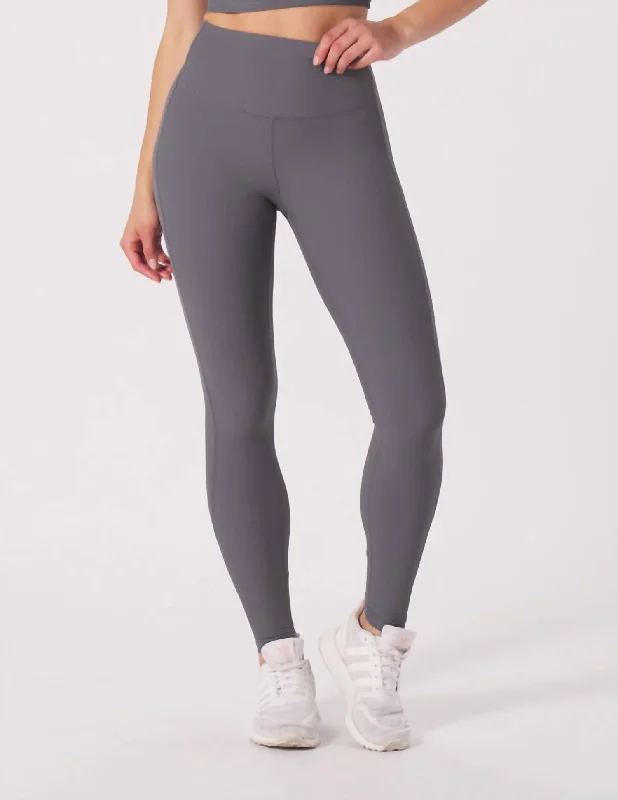 Premium Yoga Shorts for Comfort -Directional Leggings In Carbon