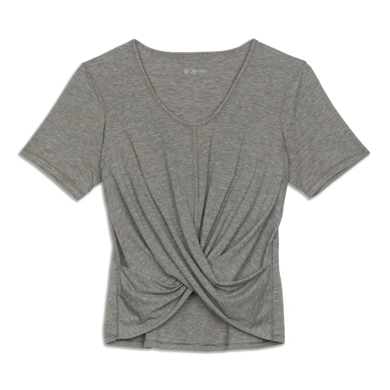 Long-Sleeve Yoga Tops for Winter Weather -Do The Daily Short Sleeve Shirt - Resale