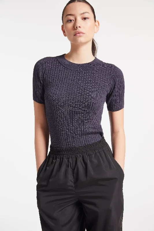 Seamless Yoga Tops for Comfort and Style -Doofy Knit Blouse - Ebony