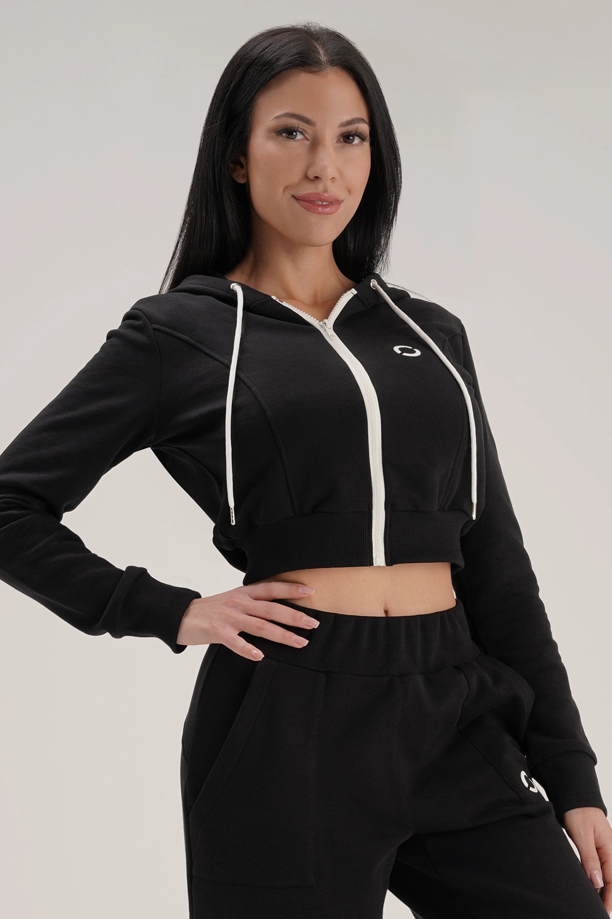 Yoga Tops with Stretchable Fabric for Movement -Felpa Crop Con Cappuccio Ikonic FW 24/25 Nero