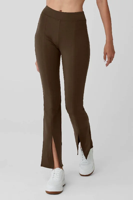 Premium Yoga Shorts for Flexibility and Comfort -Flutter 7/8 Leggings In Espresso Brown Premium Yoga Shorts for Flexibility and Comfort -Flutter 7/8 Leggings In Espresso Brown