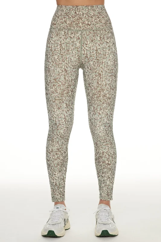 Women's Premium Yoga Pants -Form High Pocket Legging 25 -Seagrass Sketched Leopard