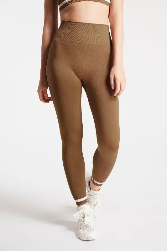Comfortable Yoga Pants for Restorative Yoga -Form Seamless 25in Midi Pant - Mocha