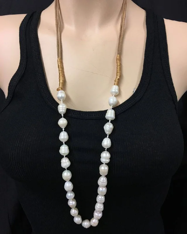 Soft Yoga Shorts for Relaxation -Fresh Water Pearl Necklace
