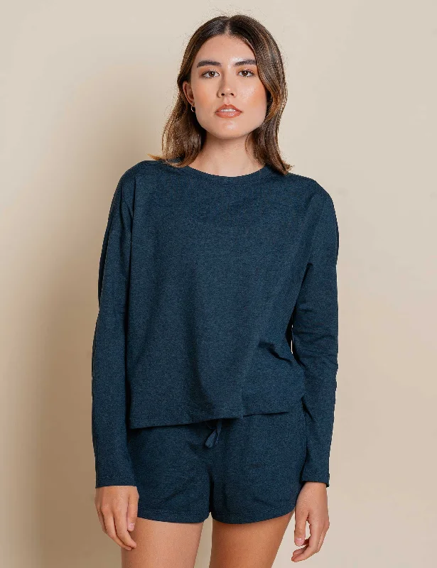 Yoga Tops for Extra Support and Comfort -ReSet Long Sleeve Tee - Midnight