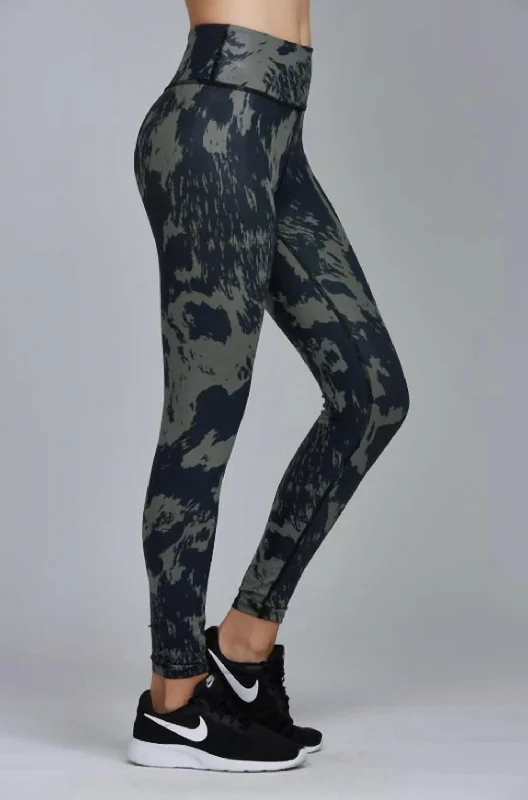 Yoga Shorts for Maximum Comfort -Gloss Legging In Cow