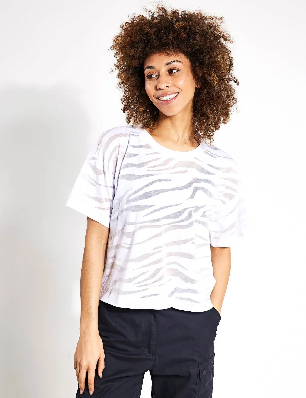 Women's Yoga Tops with Stretchy Fit -Lightweight Scoop Neck Relaxed T-Shirt - White