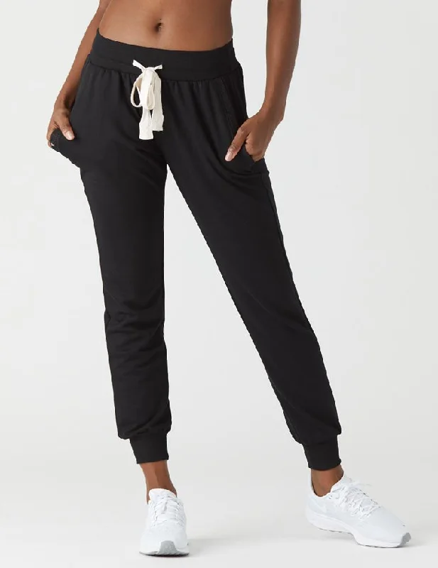 Lightweight Yoga Pants for Quick Movements -Halfway Jogger: Black