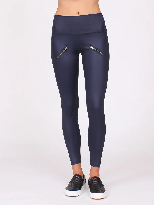 Yoga Pants for Intense Flexibility Practice -High Beam 7/8 Leggings Midnight | Final Sale Yoga Pants for Intense Flexibility Practice -High Beam 7/8 Leggings Midnight | Final Sale