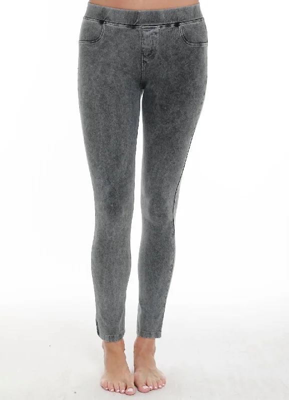 Lightweight Yoga Shorts for Comfortable Movement -High Rise Jegging In Charcoal