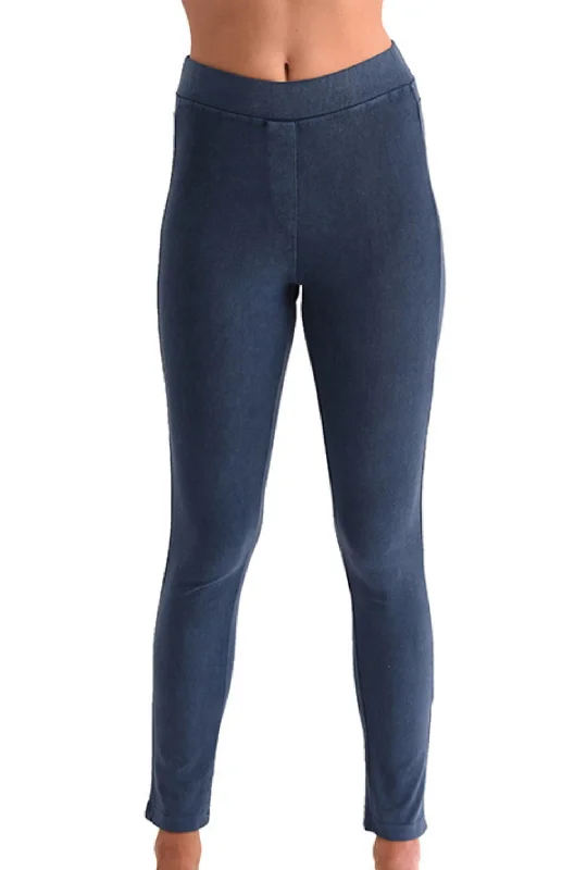 Yoga Shorts for Flexibility and Mobility -High Rise Jegging In Navy
