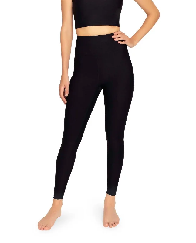 Comfortable Yoga Shorts for Strength Training -High Rise Leggings In Jet Black