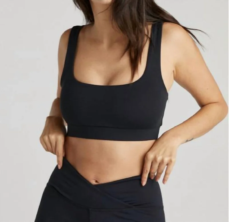 Stylish Yoga Shorts for Daily Fitness -Jolie Bra In Black