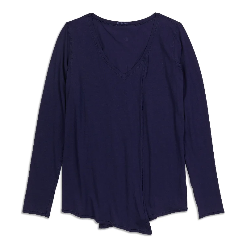 Yoga Tops with Stretchy Material for Full Range of Motion -Knot A Problem Long Sleeve Shirt - Resale Yoga Tops with Stretchy Material for Full Range of Motion -Knot A Problem Long Sleeve Shirt - Resale