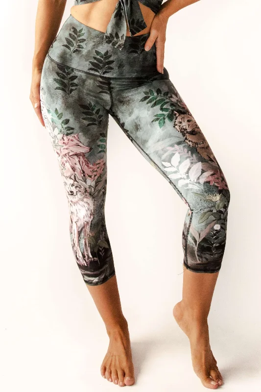 Women's Yoga Pants for Intense Workouts -La Loba Printed Yoga Crops