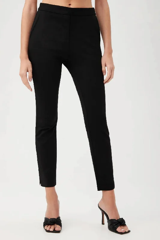 Soft Yoga Shorts for Studio Practice -Laze Legging In Black