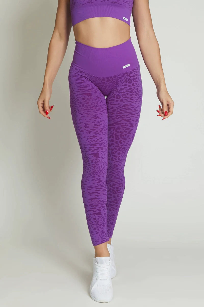 Soft Yoga Shorts for Flexibility and Comfort -Leggings Jungle Leopardo Viola