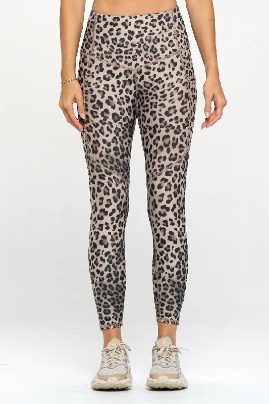 Comfortable Yoga Pants for All Types of Practice -Liz - Dove Cheetah Airbrush w Pockets 7/8 Legging Comfortable Yoga Pants for All Types of Practice -Liz - Dove Cheetah Airbrush w Pockets 7/8 Legging