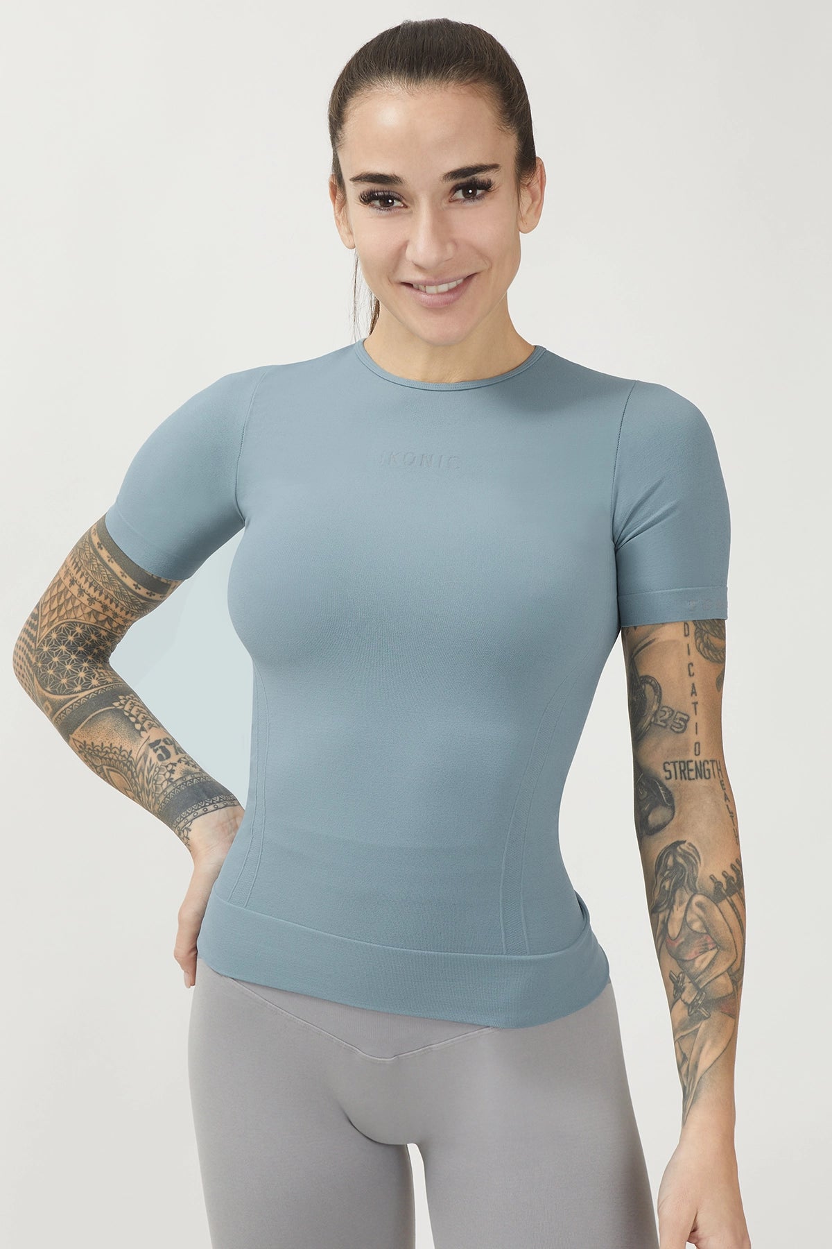 Cotton Yoga Tops for Comfort -Maglia snellente Ikonic Sport Unisex Arona
