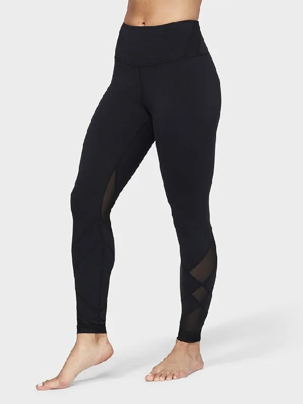 Yoga Pants for Relaxing and Posing -Manduka Movement Mesh Women's Yoga Leggings - Black Yoga Pants for Relaxing and Posing -Manduka Movement Mesh Women's Yoga Leggings - Black