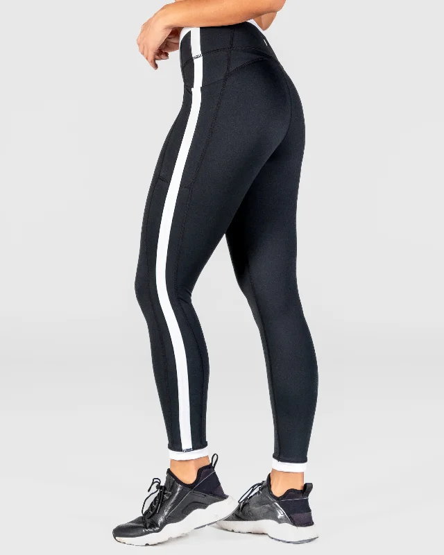 High-Waisted Yoga Pants for Extra Support -Meredith 7/8 Leggings  - Black & White