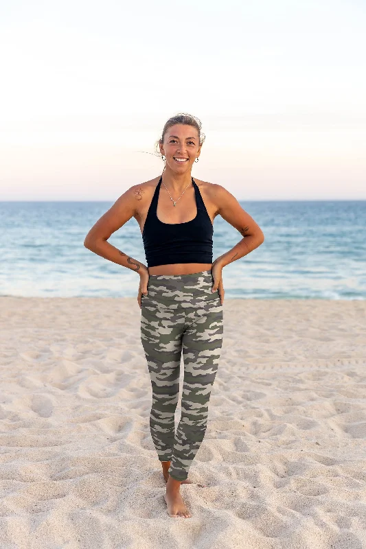 Black Yoga Pants -Mia - Snow White - Summer Camo - 7/8 Legging (High-Waist) - LIMITED EDITION Black Yoga Pants -Mia - Snow White - Summer Camo - 7/8 Legging (High-Waist) - LIMITED EDITION
