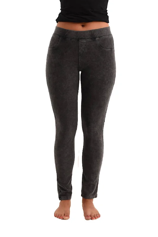 Soft Yoga Shorts for Studio Practice -Mid Rise Jegging In Charcoal