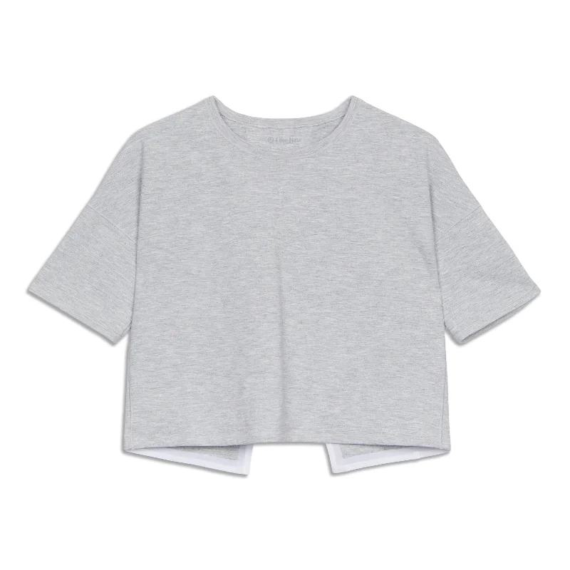 Comfortable and Stylish Yoga Tops -Minimal Short Sleeve Shirt - Resale