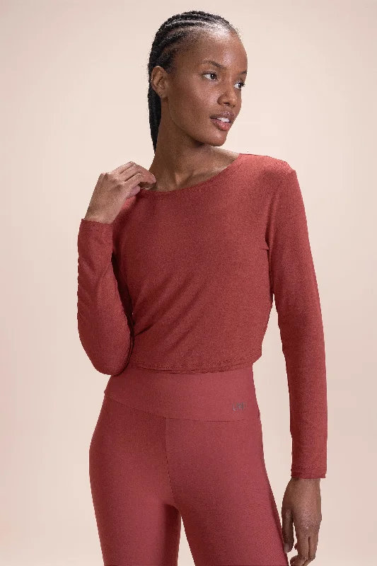 Yoga Tops for Active and Relaxing Sessions -ML Flow Long Sleeve Cropped T-Shirt
