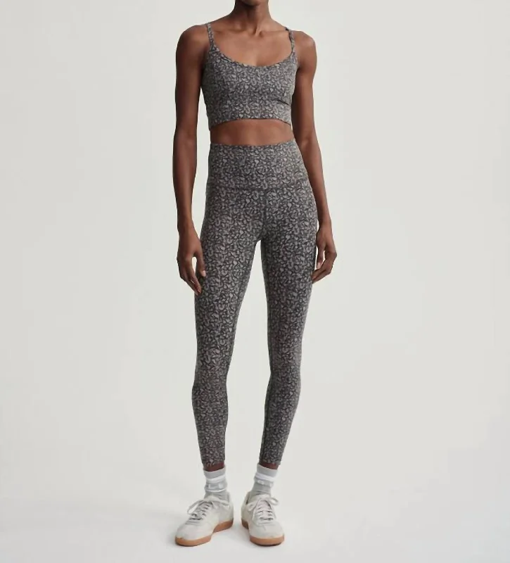Yoga Shorts for Flexibility and Performance -Move High Legging 25 In Twilight Feather Yoga Shorts for Flexibility and Performance -Move High Legging 25 In Twilight Feather