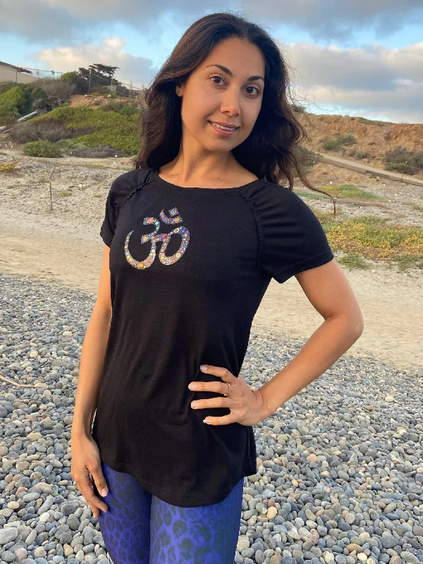 Stylish Yoga Tops for Studio and Gym -Black Om Women's Shirred Short Sleeve Tee