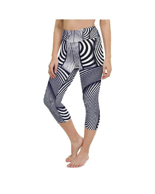 High-Waisted Yoga Pants for Better Support -Optical Illusion Stripe Yoga Capris