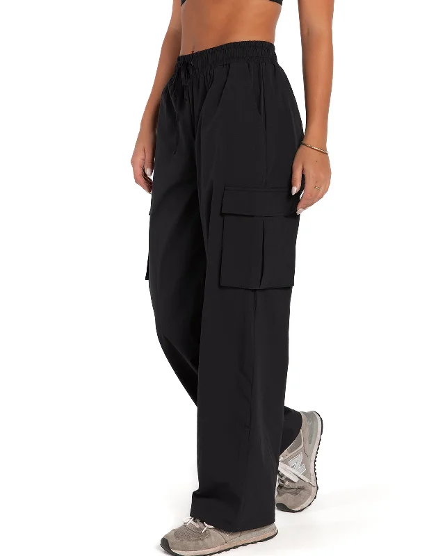 Comfortable Yoga Pants for Everyday Wear -Oversized Cargo Pants - Black