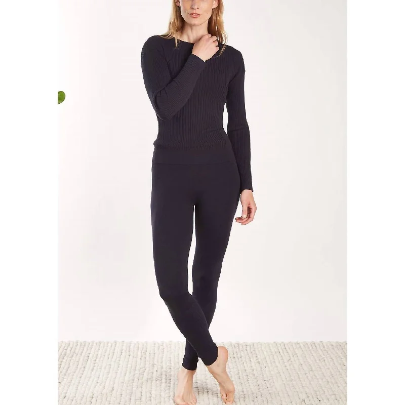Yoga Shorts for Flexibility and Performance Training -Perry Leggings In Midnight