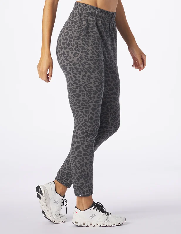 Lightweight Yoga Pants for Comfort -Powder Jogger: Black Leopard