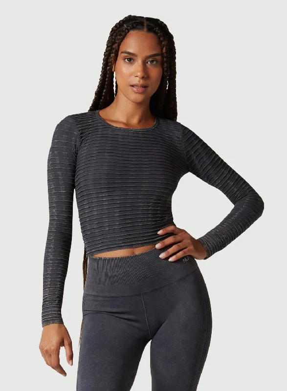 Comfortable Yoga Tops for Intense Sessions -PUCKER UP LONGSLEEVE